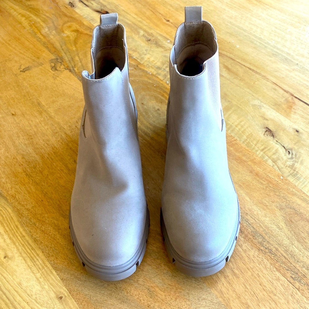 Mia beige boots 10
